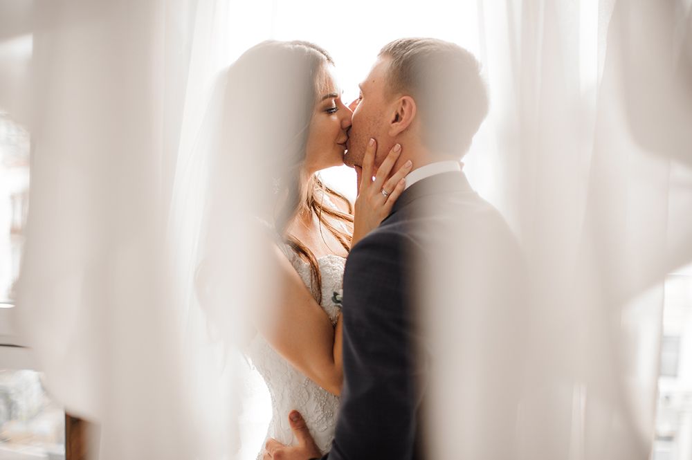 101 HOCHZEITde Ratgeber Am Hochzeitstag romantische Hochzeitsfotos Ideen iStock 928524392 2018 06