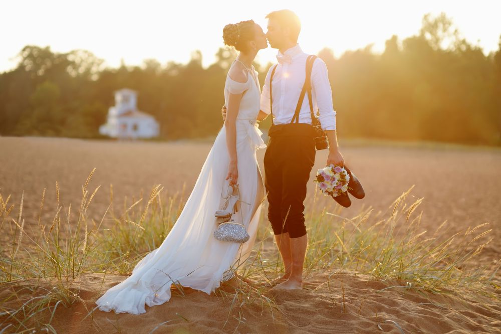 105 HOCHZEITde Ratgeber Am Hochzeitstag romantische Hochzeitsfotos Ideen iStock 637845152 2018 06