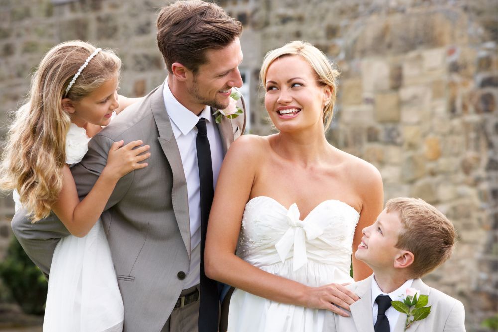 606 HOCHZEITde Ratgeber Am Hochzeitstag mit Familie u Gaesten Hochzeitsfotos Ideen iStock 186970098 2018 06