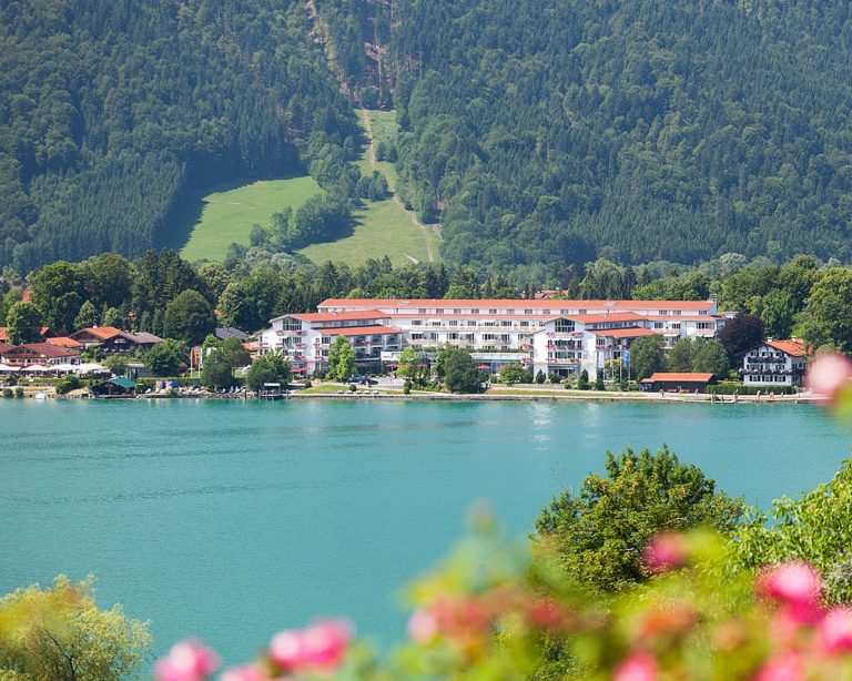 0701 ALTHOFF Hotel Seehotel Ueberfahrt Hochzeitslocation 2018 SHU Aussenansicht Hotel
