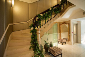 0802-ALTHOFF-Hotel-London-St-James-Hochzeitslocation-2018-Staircase