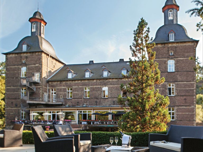 0711 Feine Privat Hotels 2018 Schlosshotel Hugenpoet RGB