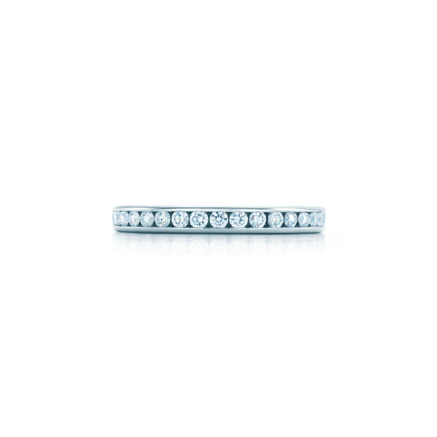 0401-Tiffany-Diamantschmuck-Kollektion-2018-Trauring-Tiffany-Soleste-Ring-mit-Diamanten