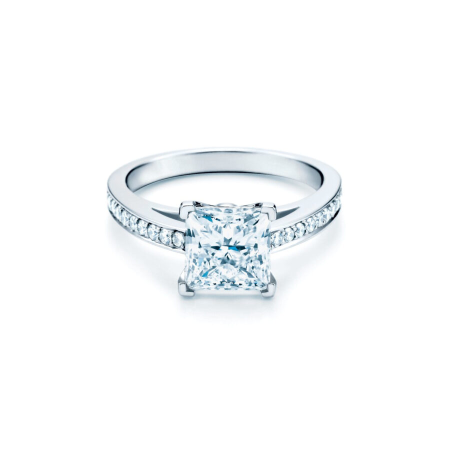 1401-Tiffany-Diamantschmuck-Kollektion-2018-Verlobungsring-TIFFANY-GRACE-DIAMOND-RING