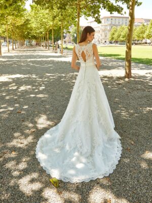 204 Euro Mode Donner Brautmoden Brautkleider Kollektion 2019 Novabella 30302 18EM02 4