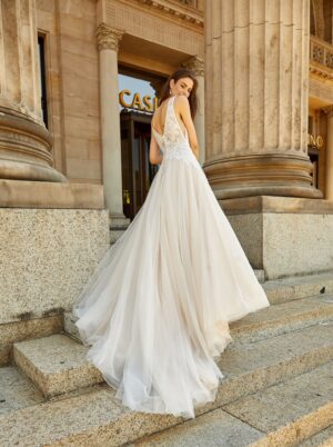 278 Euro Mode Donner Brautmoden Brautkleider Kollektion 2019 Novabella 30345 81734NB 3