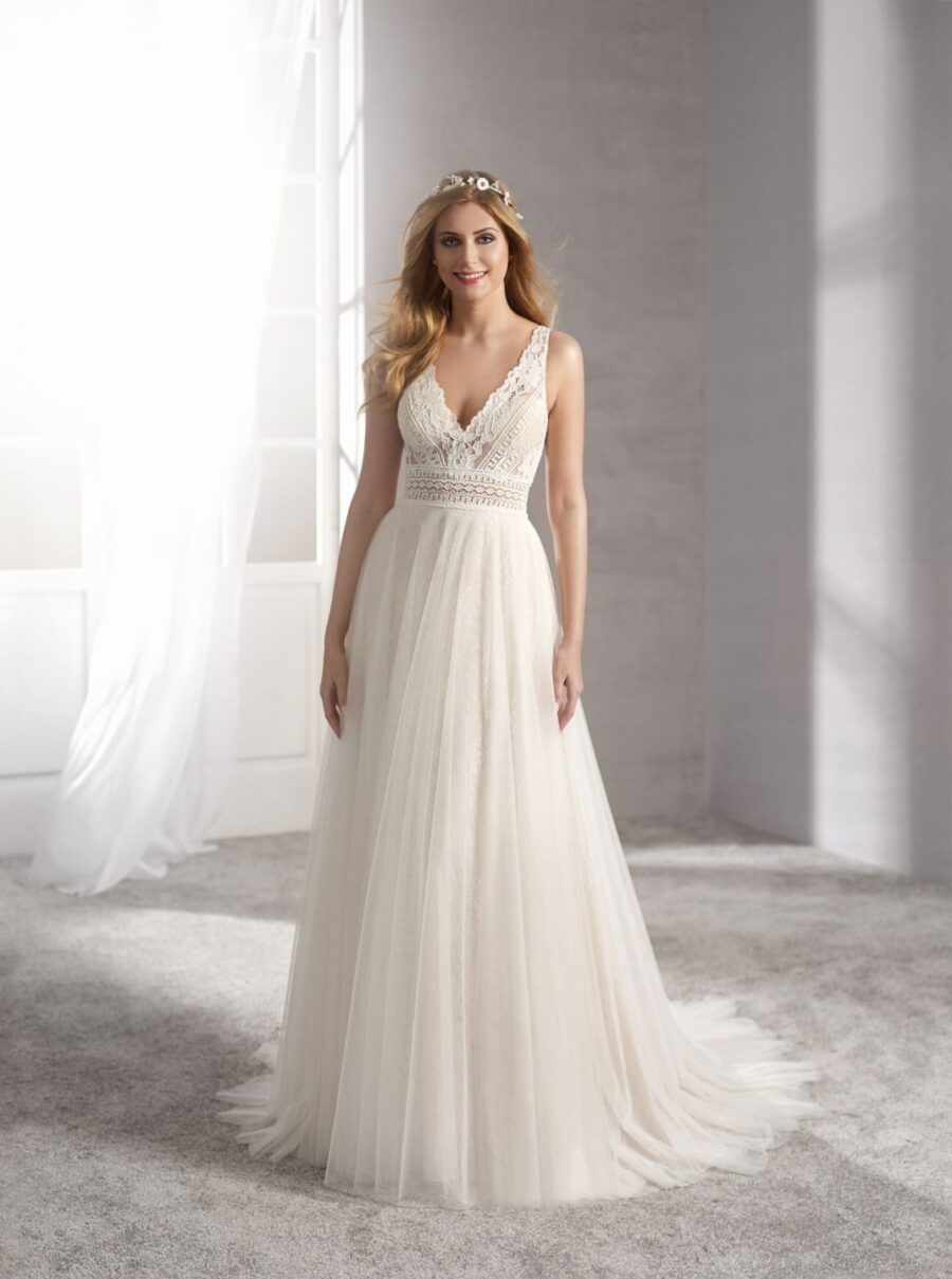 210 Fara Sposa Brautmoden Brautkleid Kollektion 2019 5416 1