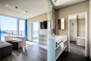 05 04 aja Hotels Wellnesshotels Flitterwochen Location 2019 Warnemuende Suite
