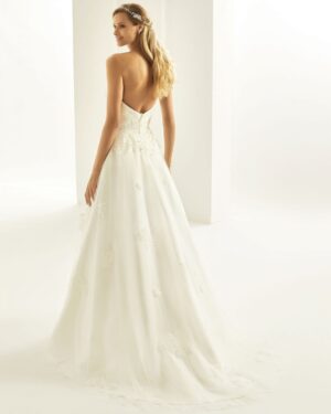 11 50 Bianco Evento Brautmoden Brautkleider Kollektion 2019 Bianco Evento bridal dress TATIANA 2