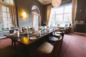 33 02 A ROSA Restaurant Buddenbrooks Hochzeitslocation 2019 Travemuende gedeckte Tafel