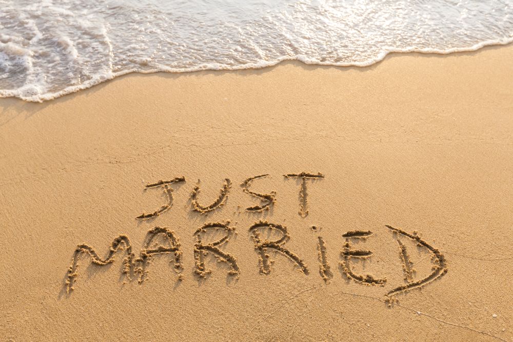 108 HOCHZEITde Ratgeber Nach der Hochzeit Hochzeitsreise Honeymoon iStock 621935762 2019 06