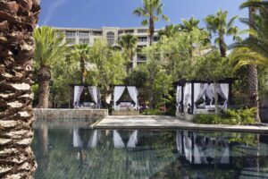 303 One and Only Honeymoon Flitterwochen 2019 Kapstadt 470339321 CapeTown PoolsAndBeaches Pool Daybeds