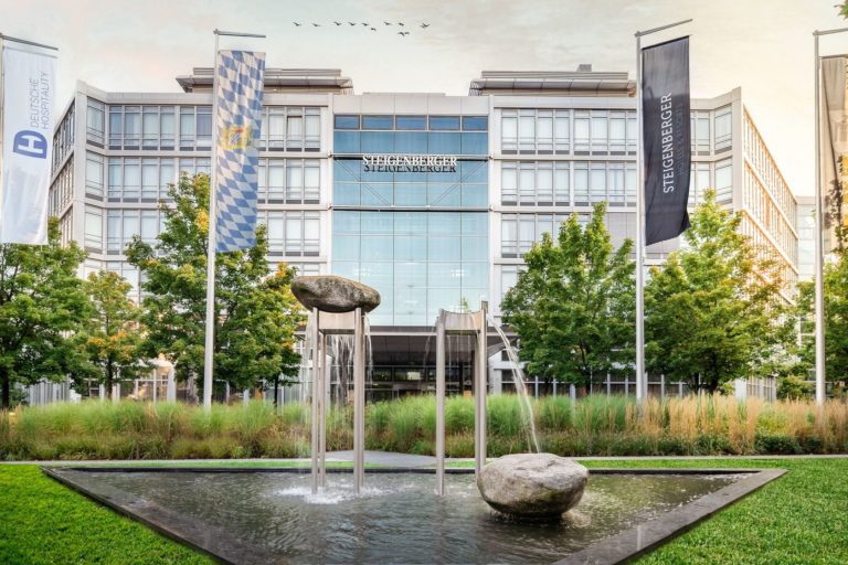 15 01 Steigenberger Hotel Muenchen Hochzeitslocation 2019 SHR muenchen exterior morning1