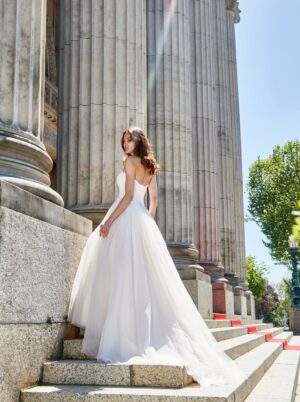 606 Euro Mode Donner Brautmoden Brautkleider Kollektion 2020 Novabella 30407 43