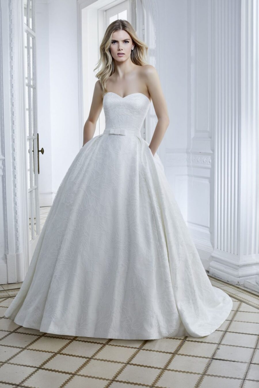 203 The Sposa Group Divina Sposa Brautmoden Brautkleider Kollektion 2020 202 15 8226