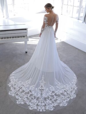 2 008 Blue by Enzoani Brautmoden Brautkleider Kollektion 2021 Blue 2021 Pro Nandana Bac Web
