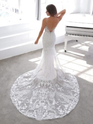 2 034 Blue by Enzoani Brautmoden Brautkleider Kollektion 2021 Blue 2021 Pro Neda Bac Web