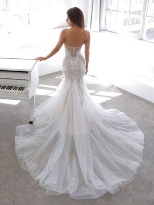 2 047 Blue by Enzoani Brautmoden Brautkleider Kollektion 2021 Blue 2021 Pro Nerissa Bac Web