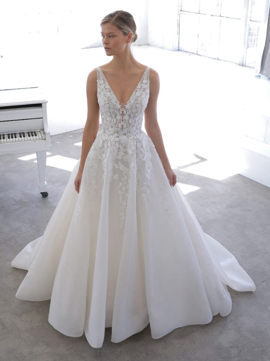 2 093 Blue by Enzoani Brautmoden Brautkleider Kollektion 2021 Blue 2021 Pro Nyree Fro Web