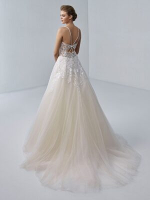 6 034 Etoile by Elysee Brautmoden Brautkleider Kollektion 2021 Etolie 2021 Pro Etiennette Bac Web