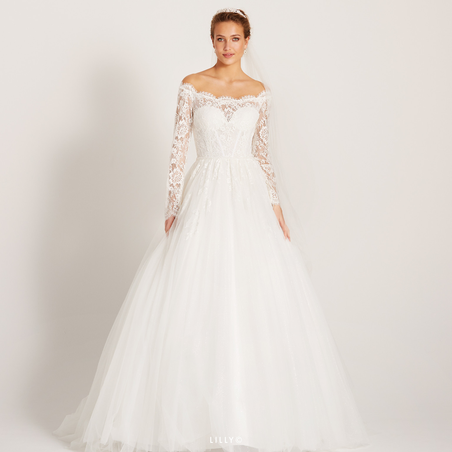 01 LILLY Brautkleider Kollektion Lilly 2023 08 4326 CR