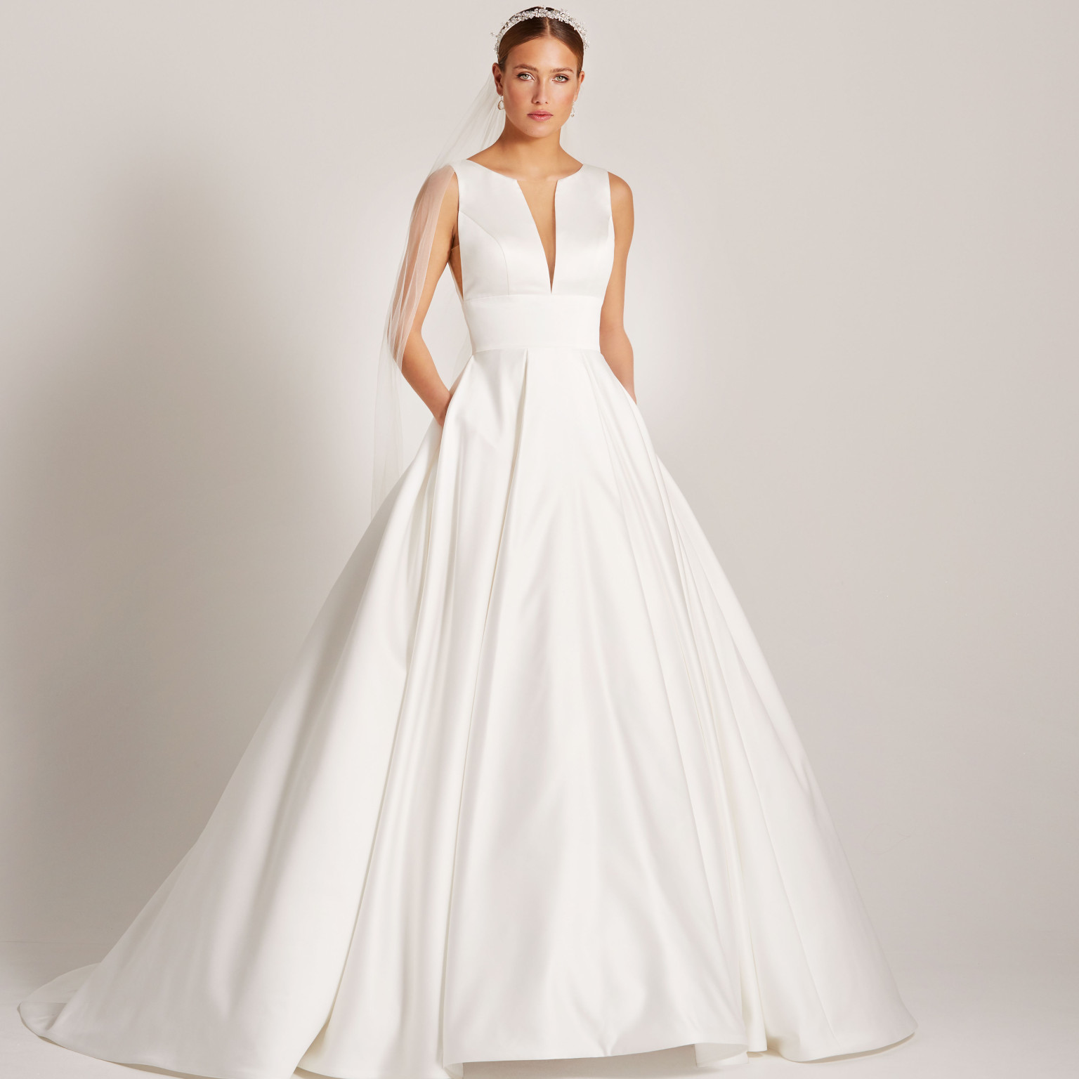 01 LILLY Brautkleider Kollektion pure with by Lilly 2023 08 4382 CR