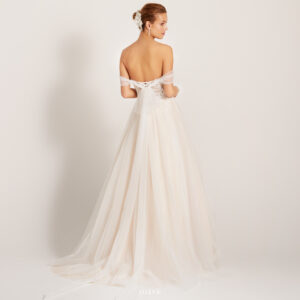 02-LILLY-Brautkleider-Kollektion-Lilly-2023-08-4305-NU