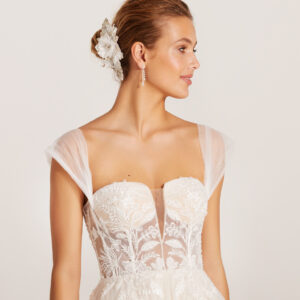 03-LILLY-Brautkleider-Kollektion-Lilly-2023-08-4305-NU