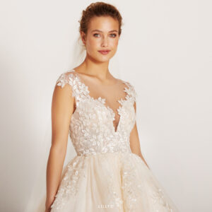 03-LILLY-Brautkleider-Kollektion-Passions-by-Lilly-2023-08-4394-NU