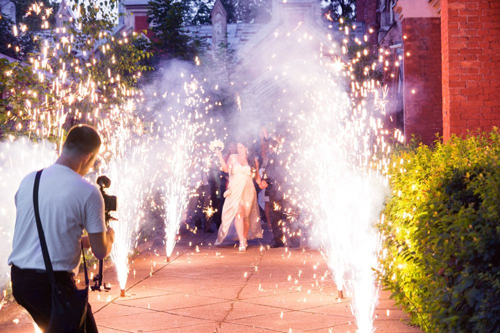 103 HOCHZEITde Ideen Ratgeber Serviceanbieter Hochzeitsfeuerwerk iStock 697445308 2020 11