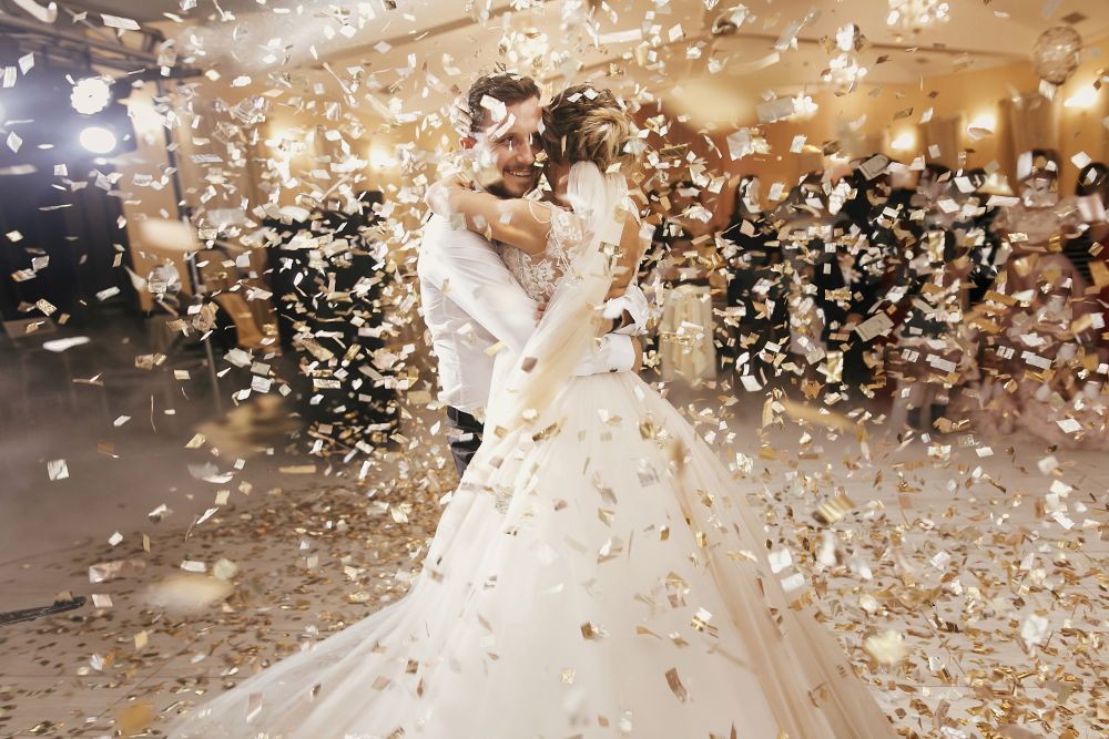203 HOCHZEITde Ideen Ratgeber Serviceanbieter Hochzeitsfeuerwerk klein iStock 1050000538 2020 11